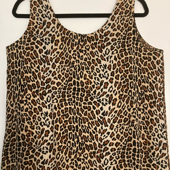 Allison Taylor Four-Way Silk Tee - Picture 5 of 8